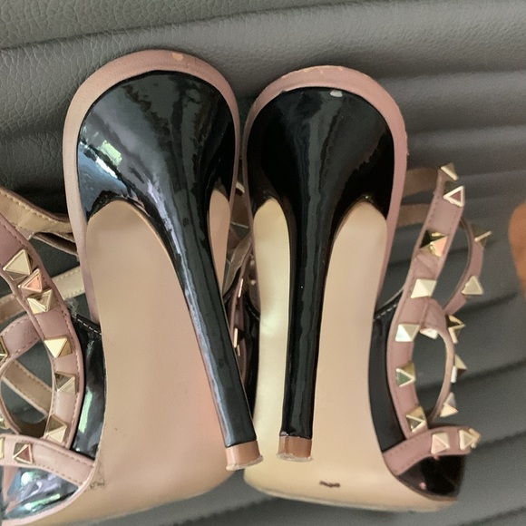 Valentino Garavani Rockstud Pumps - Picture 10 of 13